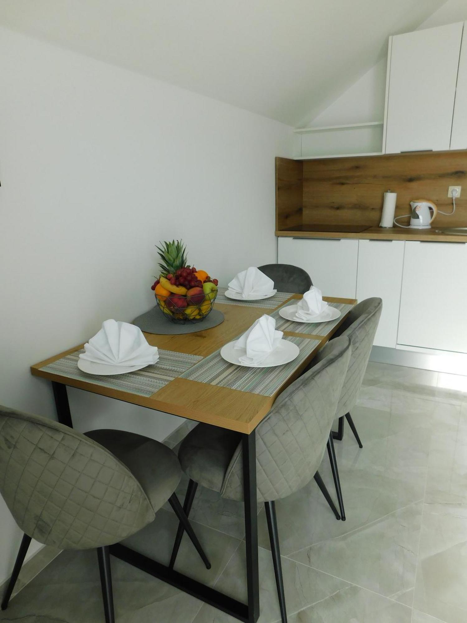 Apartman Nativis Otocac Bagian luar foto